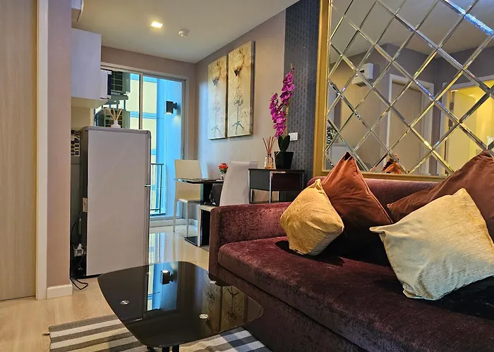 Metroluxe Rama4 , Center Apartment