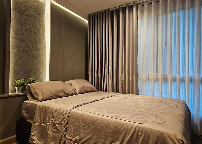 Metroluxe Rama4 , Center