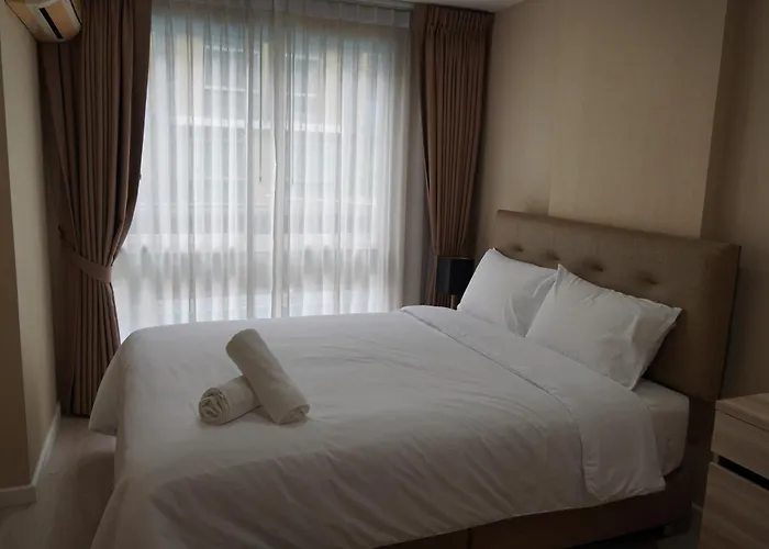 Metroluxe Rama4 , Center Apartment